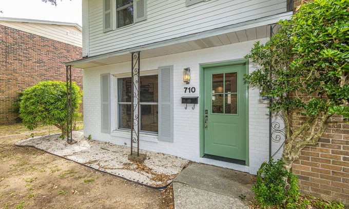 Old Village Maison | Pristine Townhouse - Beach, Charleston, Pool, Low Country Fun