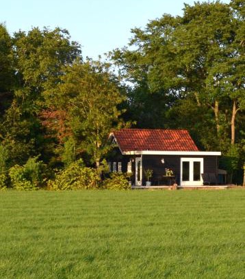 Jubbega Maison | PRIVÉ IN EEN BOSRIJKE OMGEVING Welkom bij gastenverblijf het ontsnapte schaap in Jubbega