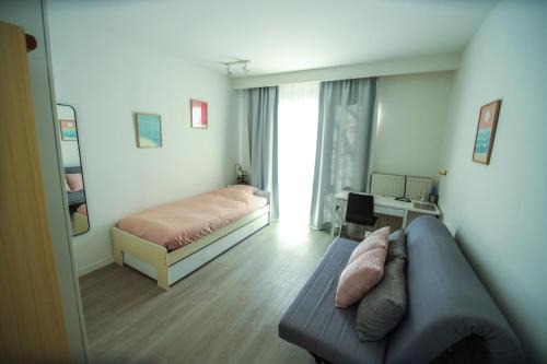 Borsbeek Maison | Privé kamer met chill room en gedeelde badkamer - rand Antwerpen - afrit E313 Wommelgem - vlakbij tramhalte lijn 9 en 24