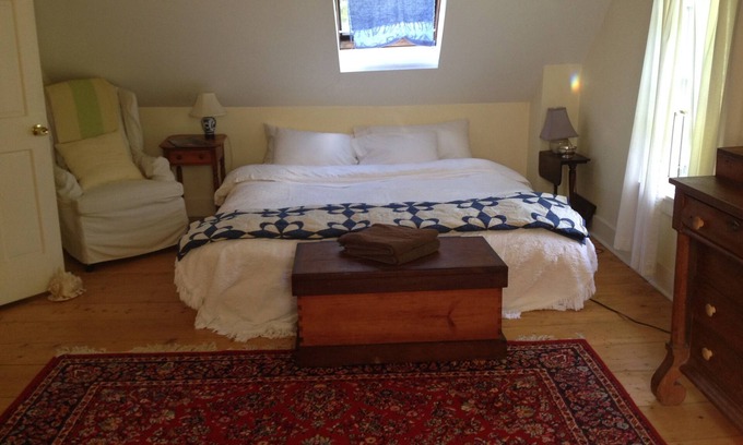 Surry Appartement | Priv 2nd fl suite-Kingbd; Sit rm w/minibar; prv bath; separate entran nr Acadia