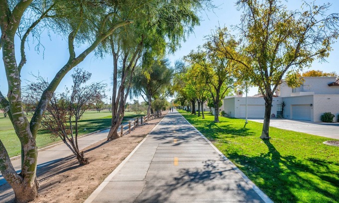 South Scottsdale Maison | Greenbelt Privacy Plus