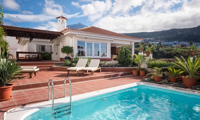 La Mancha Appartement | Piscine privée chauffée, vue sur la mer et le Teide, wifi, concierge à Villa [apt G]
