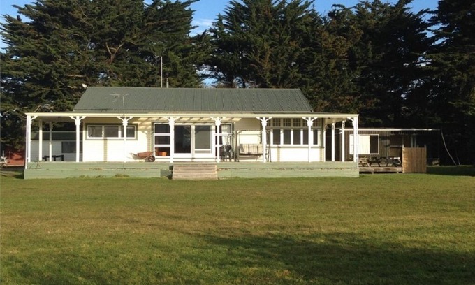Leeston Autre | Privacy, tranquility, wildlife on your front lawn!