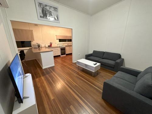 Grafton Appartement | Private 1 Bedroom Apartment with Fenced Yard