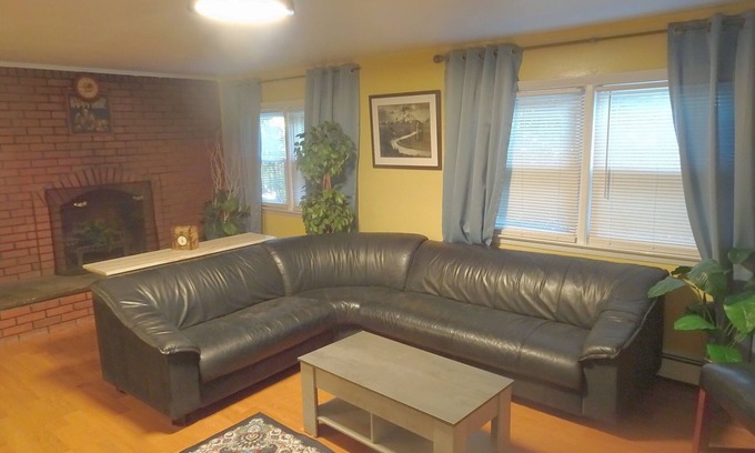 Huntington Appartement | Private 1-bedroom apartment in beautiful town of Centerport. Great amenities!