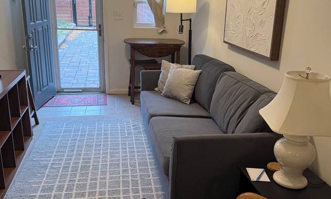 Kingman Park Appartement | Private 1BR English Basement in Capitol Hill