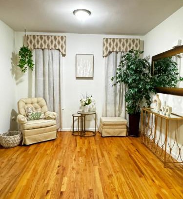 Elizabeth Appartement | Private 1st floor Apartment - Only 5 min Away from Newark Airport and 30 min to NYC