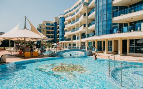 Pomorie Appartement | Private 2-Bedroom Apartment with Pool and Free Parking in Marina Holiday Club Pomorie