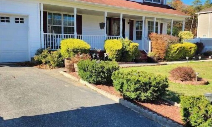 Gordon Heights Maison | Private 2 bedroom basement w/ private entrance
