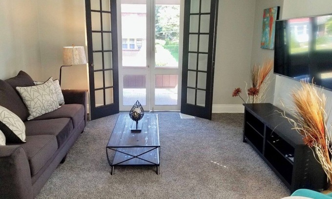 Brighton Heights Appartement | Private 3 bdrm Apt. Spacious, Clean and Convenient