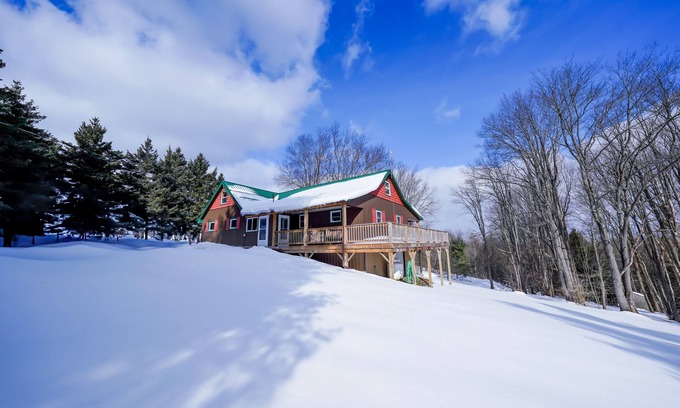 Little Valley Cabine | Private 5-bedroom cabin in charming Little Valley