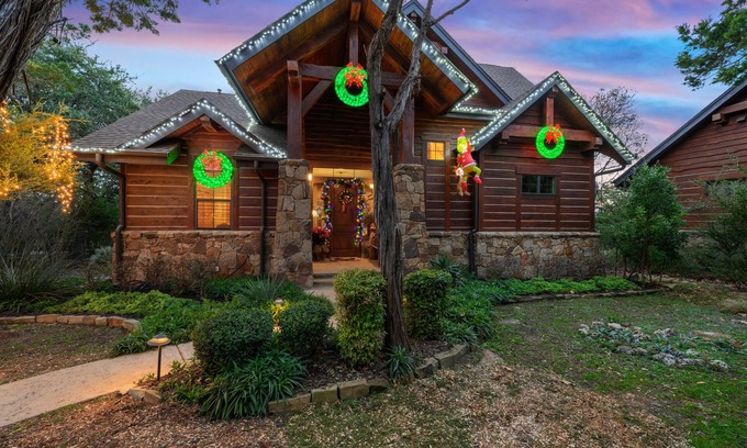 Leander Cabine | Private 5 Star Retreat overlooking Lake Travis