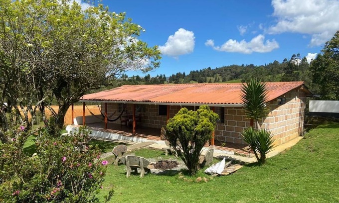 Guarne Maison | Private accommodation with Jacuzzi, wifi and BBQ area