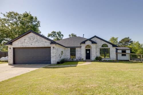 Cove Maison | Private Acreage, Pergola and Fire Pit Baytown Home