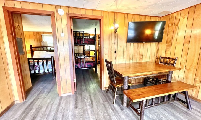 Indian Lake Cabine | Private Adirondack Cabin