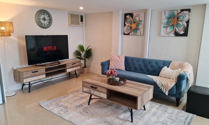 Guildford Maison | Private and Cosy Two Storey Guest House Near Shops/transport