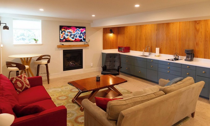 Greenbush Appartement | Private Apartment in Third Cliff Scituate Home .Walk to Beach. Pet Friendly