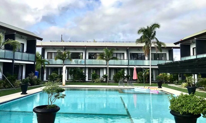 Dauis Appartement | Private Apartment with big swimming pool available