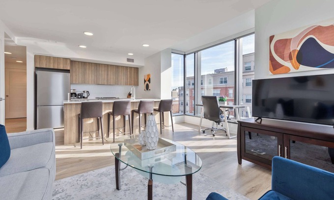 Medical Center Area Appartement | Private Apt with Kitchen & Gym-IDL-550