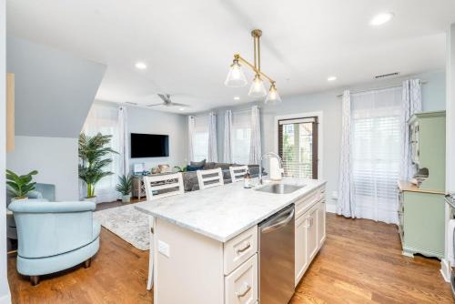 Cannonborough Elliotborough Maison | Private Balcony 2 Living Rooms 2 Blocks to King