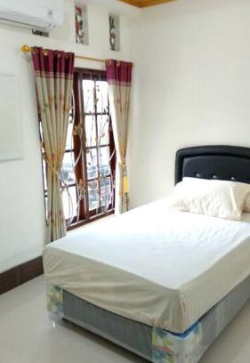 Buleleng Maison | Private Bali Artifac GuestHouse