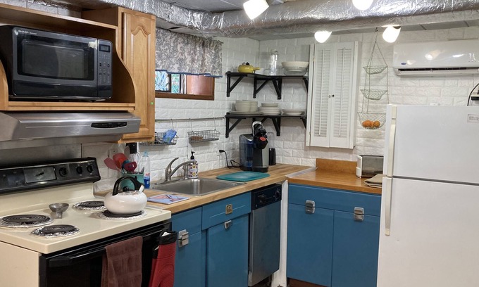 Arlington Appartement | Private Basement Suite- Available for Long Term Stays for $1800/month