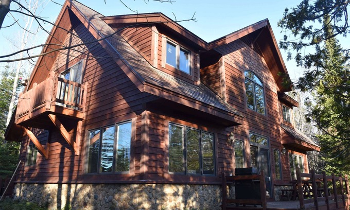 Silver City Maison | Plage privée et réserve naturelle sur le lac Supérieur et la rivière Mineral.