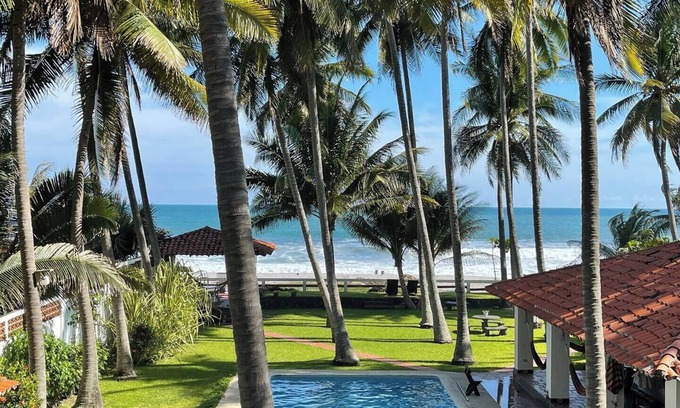 Playa San Diego Maison | Private Beach House Playa Cangrajera 6 Bedrooms w/AC Sleeps 15, Outdoor Kitchen