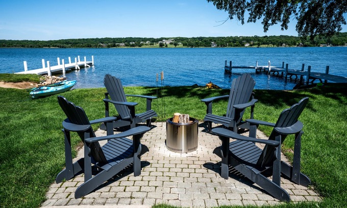 Lake Geneva Maison | Lac Léman avec plage privée, jetée, foyer au bord du lac, golf | Des moments de plaisir!
