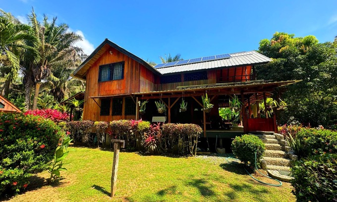 Buenos Aires Maison | Private Beachfront Eco Lodge Near Corcovado National Park