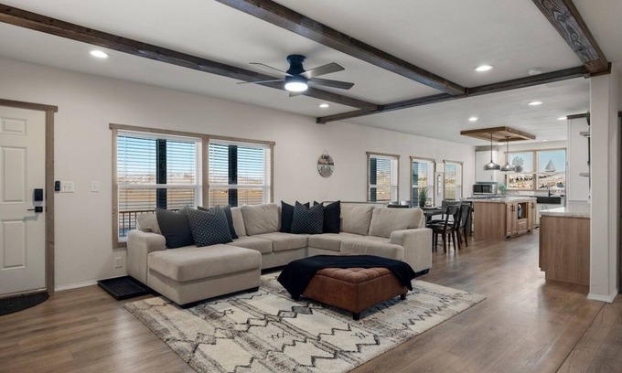 Sweetwater Maison | Private BearLake Resort Getaway!