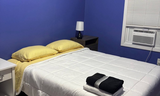 Newark Appartement | Private bedroom in shared apartment in Newark with WiFi, AC