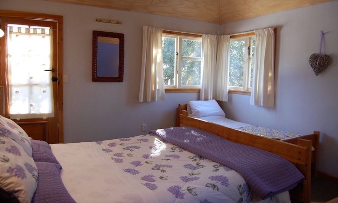 Kaikoura Cabine | Private cabin with WiFi on a lavender farm in Kaikōura
