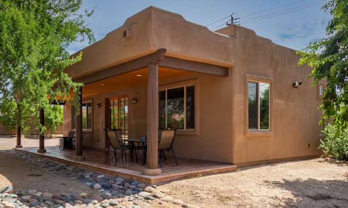 East Mesa Maison | Private Casita, 1 acre, large heated pool, BBQ, RV/Boat parking, Close to lakes