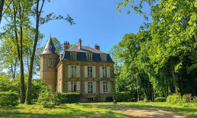La Moncelle Maison | Private Castle with Park - Château Guillermo