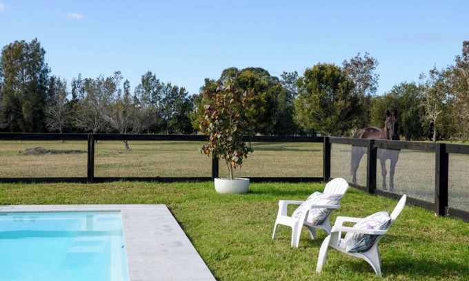 Jaspers Brush Cottage | Private cottage, 4 minutes to berry. Pets by arrangement. couples and kids