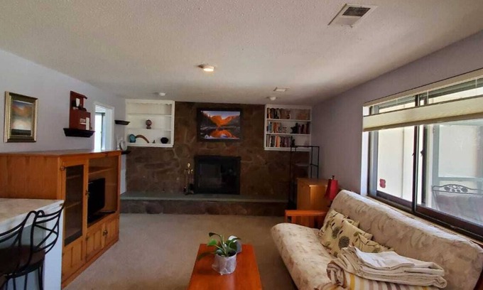 Greenwood Village Maison | Private Cozy Studio with kitchenette - Garden level