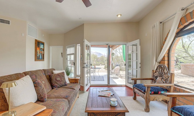 Casas Adobes Estates Maison | Picturesque Tucson Casita w/ Desert Garden