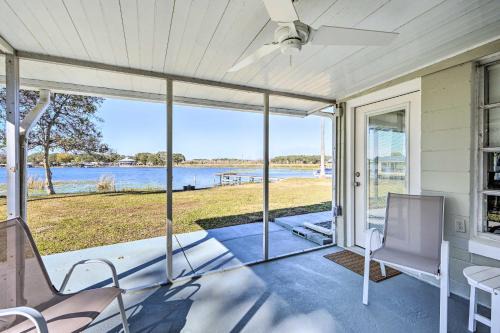 Summerfield Maison | Private Dock and Grill Sunny Lake Weir Retreat!