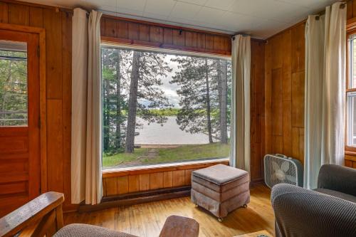 Mercer Maison | Private Dock and Screened Porch Echo Lake Cabin