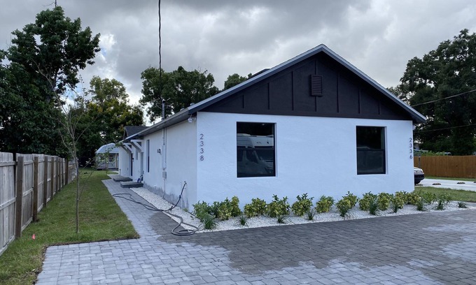Conway Maison | Private duplex with queen bed and pull out couch