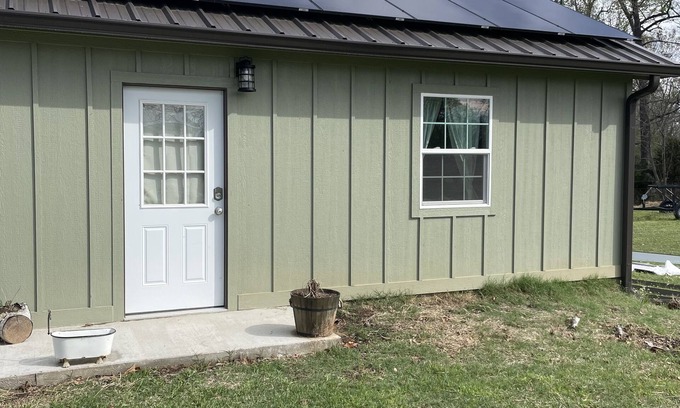 Alba Maison | Private Efficiency Style Ranch House located on 12 acres in East Texas.