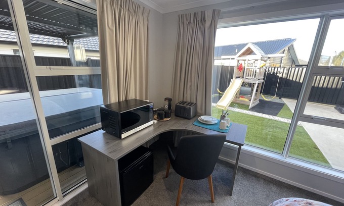 Wallaceville Lit Et Petit-Déjeuner | Private Ensuite with Hot Spa at Upper Hutt, Wellington