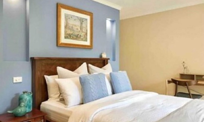 Burwood East Maison | Private Entrance Beautiful Ensuite w Kitchenette