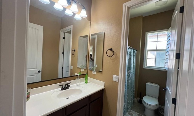 Lines Family Estates Maison | Private entrance, stand alone Casita with attached bath