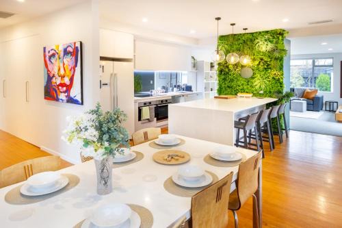 Christchurch Appartement | Private Family City Retreat, Sleeps 8