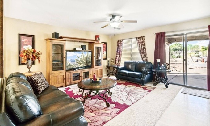Oasis at Magic Ranch Maison | Private Florence Getaway 15 Minutes to Historic Downtown!