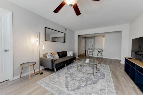 Pleasant Valley Appartement | Private Gated 4BR 4BA Home Away From Home Near DT