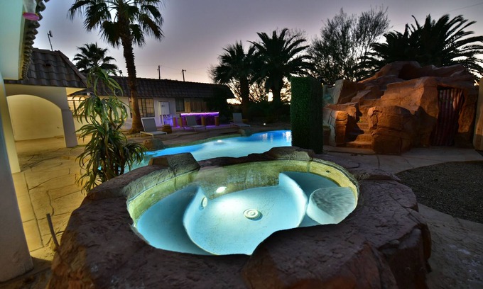 Green Valley Maison | Private gated Resort home near the strip! 3 NIGHT MIN