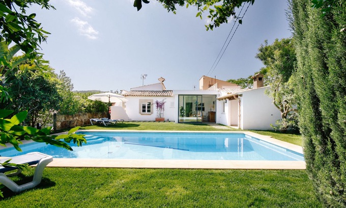 El Vila Villa | Villa privée, à distance de marche de la plage de Puerto Pollensa avec Wifi, A / C, Sky TV